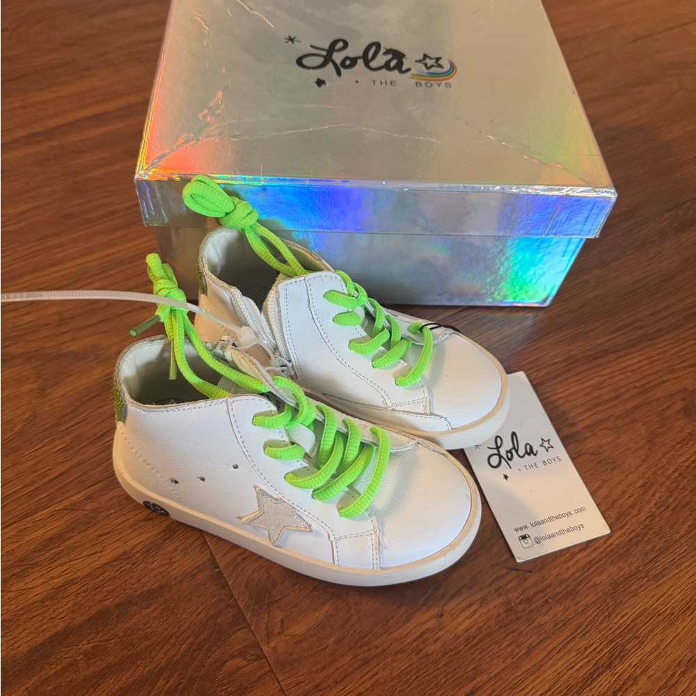 NEW in Box Lola and the Boys Girls White and Green Sneakers Toddler 9.5